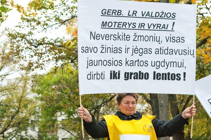 Mokytojai pradeda rinkti parašus dėl įspėjamojo streiko