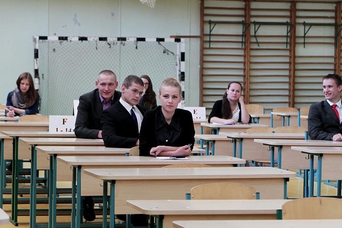 Šiųmečiams Klaipėdos abiturientams egzaminuose sekėsi geriau  