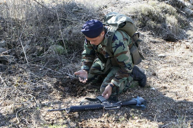 D.Britanija iš Irano atšaukia visus ambasados darbuotojus