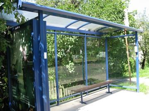 Užpuolė autobusų stotelėje