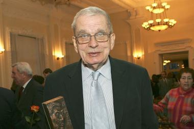 T.Venclova: namų neturiu ir tai - geras jausmas