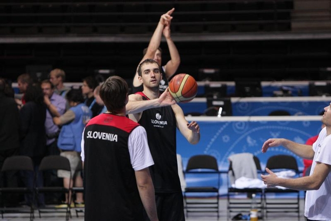 Prieš dvikovą su Europos čempionais slovėnai baltos vėliavos nekelia