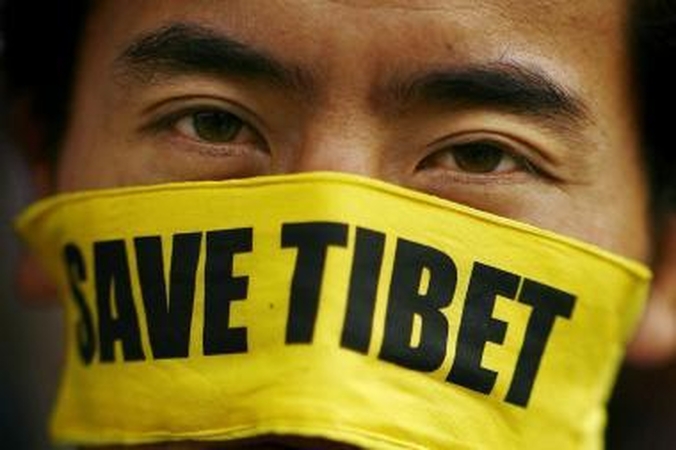 Kinija deportavo 10 Tibetą remiančių užsieniečių