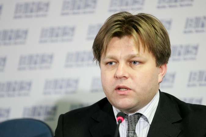 M.Adomėnas KT pavadino teisine chunta   