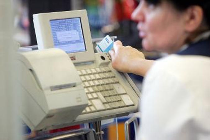 Mažmeninės prekybos apimtys sumažėjo trečdaliu