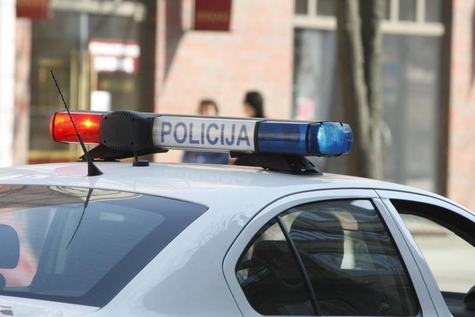 Panevėžyje bandyta užregistruoti Italijoje ieškomą „BMW X5“