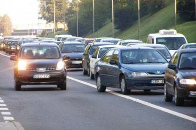 Vogti automobiliai gabenami į Kazachstaną