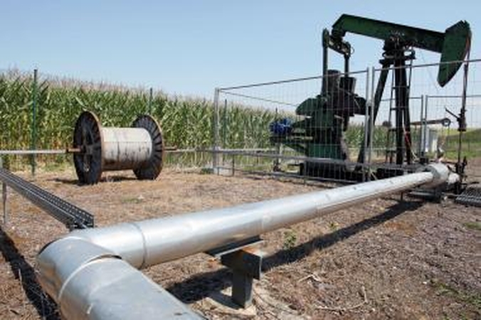 Naftos kaina pamažu kyla