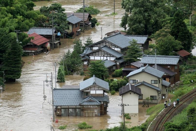 Japoniją niokojantys potvyniai pareikalavo žmogaus gyvybės