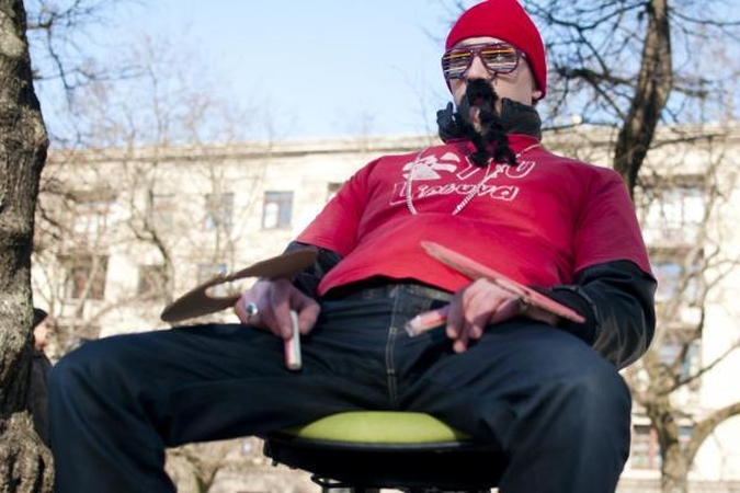 Krabų lazdelių akcija prie savivaldybės: kam nepatinka V.Matijošaitis?(papildyta)