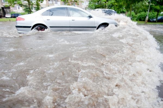 Liūtis ilgam paralyžiavo Vilniaus transportą
