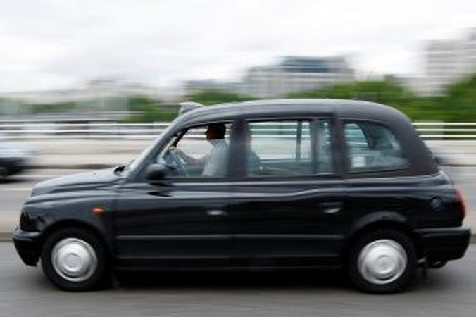 Britanijoje už taksi jau galima atsiskaityti SMS žinute