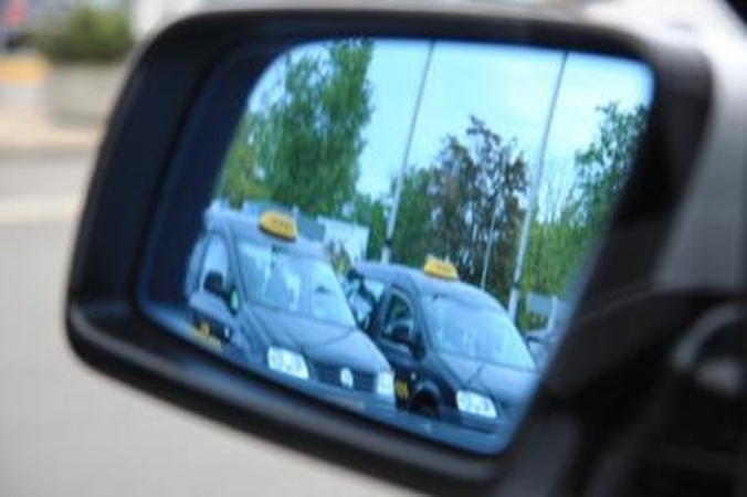 Vilniaus oro uoste galės dirbti iki 9 taksi įmonių 