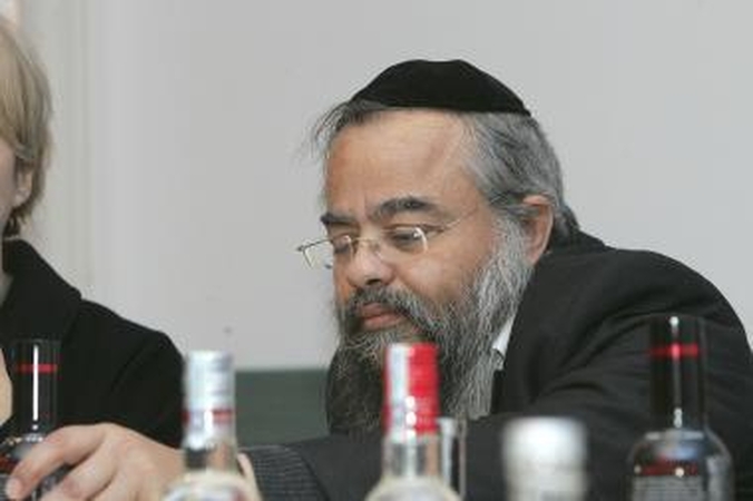Rabinas tikrino „Stumbro“ degtinę