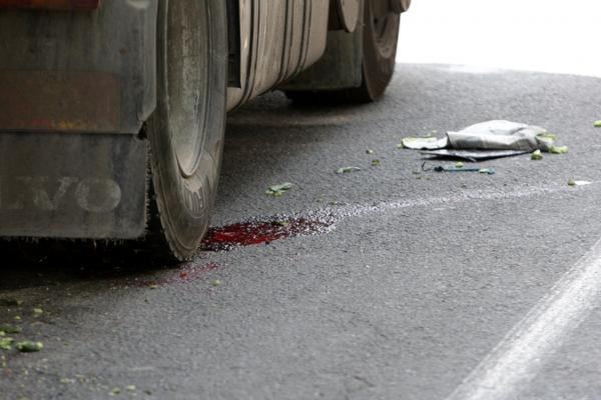 Kauno rajone žuvo vyras, pervažiuotas dviejų krovininių automobilių