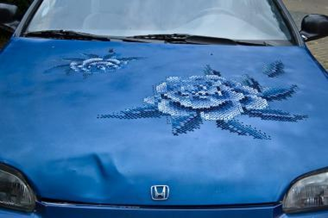 Ant automobillių „pražydo“ gėlės