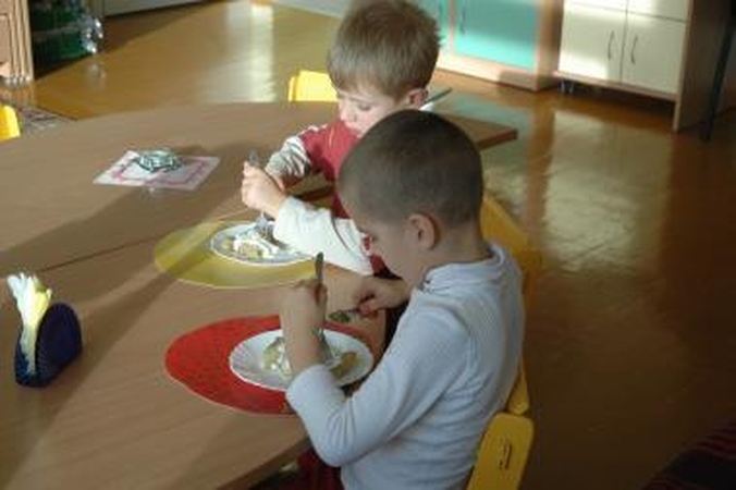 Vaikų mityba: ko nemato tėvai