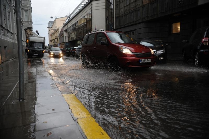 Šeštadienio naktį lijo trijose šalies apskrityse
