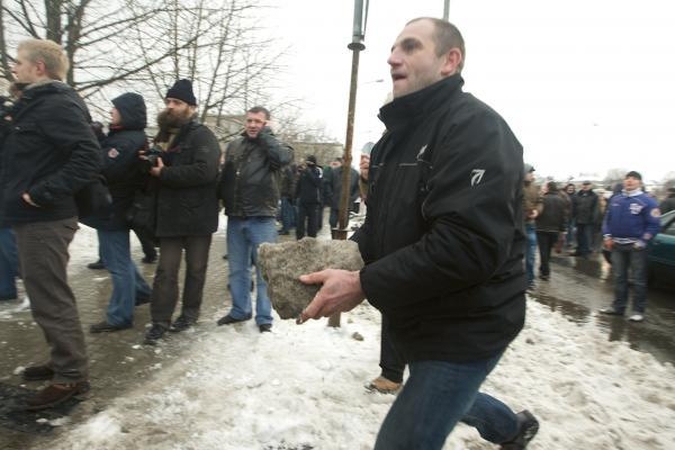 Per riaušes Vilniuje sulaikytas 151 asmuo