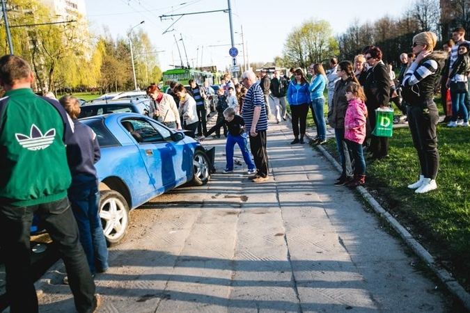 Masinę avariją Kaune sukėlęs vairuotojas bando išsisukti