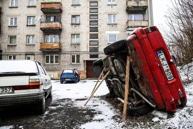 Dėl apleistų automobilių labiausiai dūsta miegamieji rajonai