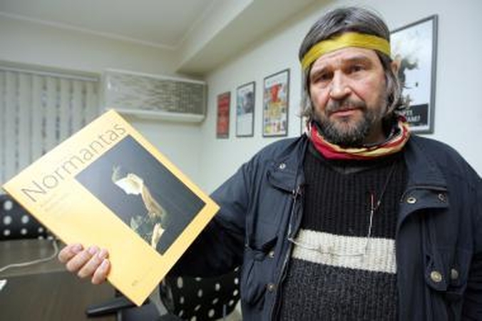 P.Normanto knyga „Auksinis Budos vėjas“ – mylintiems Rytus