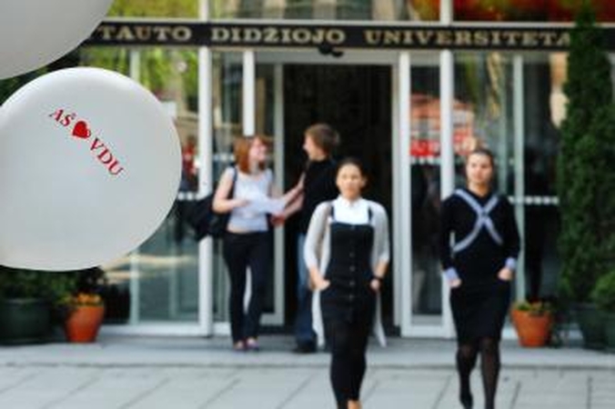 Lenkams įdomesni kinai negu lietuviai
