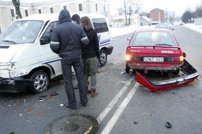 Žiema Kaune: slidu net pagrindinėse gatvėse