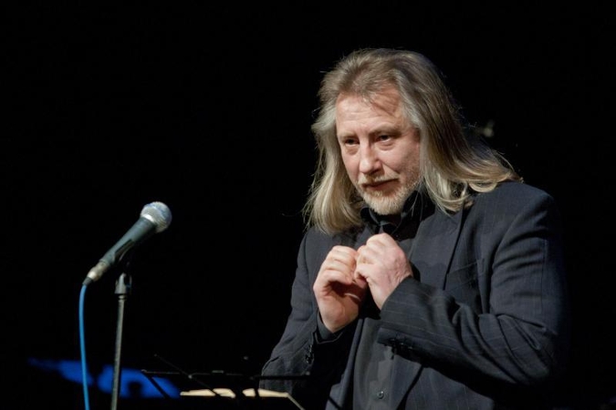 A.Latėnas: Jaunimo teatro siekis - išgyventi