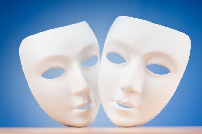 Spektaklyje nagrinėja patyčių ir smurto temas