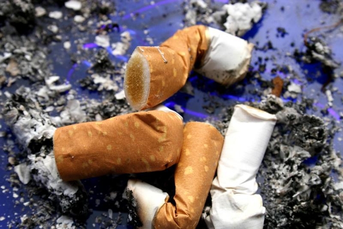 Baigta tirti naikinimui skirtas cigaretes grobsčiusių įtariamųjų byla
