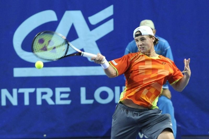 Tenisininkai R. Berankis su E. Gulbiu pateko į pusfinalį