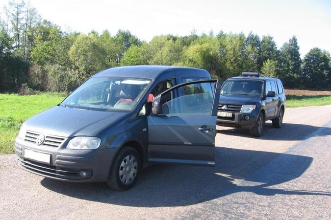 Lietuvos pasienyje sulaikyti du vogti automobiliai ir keturratis