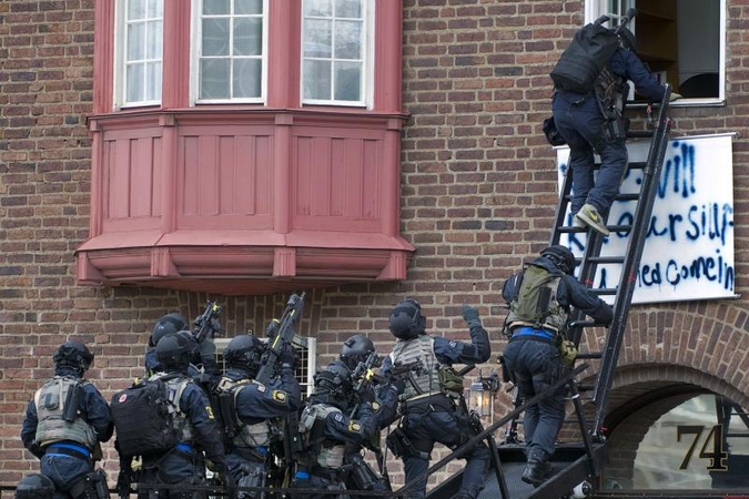 Specialiosios paskirties būrys šturmu užėmė Libijos ambasadą Stokholme
