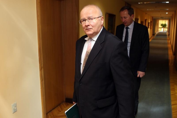 VRK tvirtins Seimo rinkimų trijose apygardose pirmojo turo rezultatus