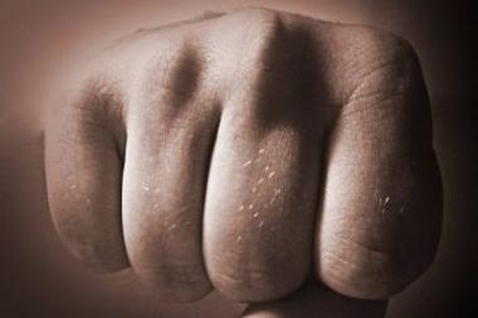 Pagrasino fiziniu susidorojimu