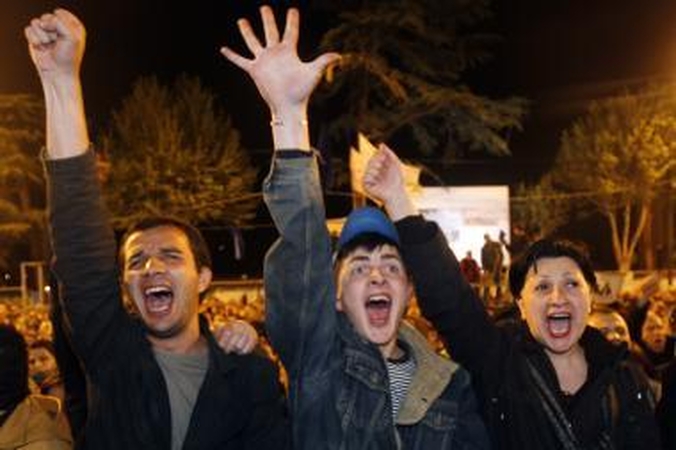 Gruzijos opozicija susirėmė su policija: yra aukų