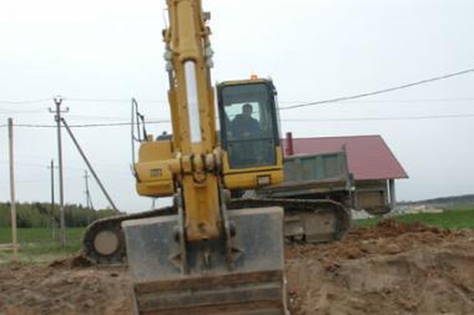 Ekskavatoriaus grąžinti neketina