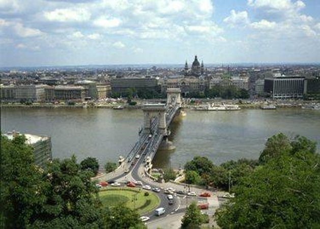 Vengrijos prezidentas pasirašė daug ginčų sukėlusią naująją šalies konstituciją