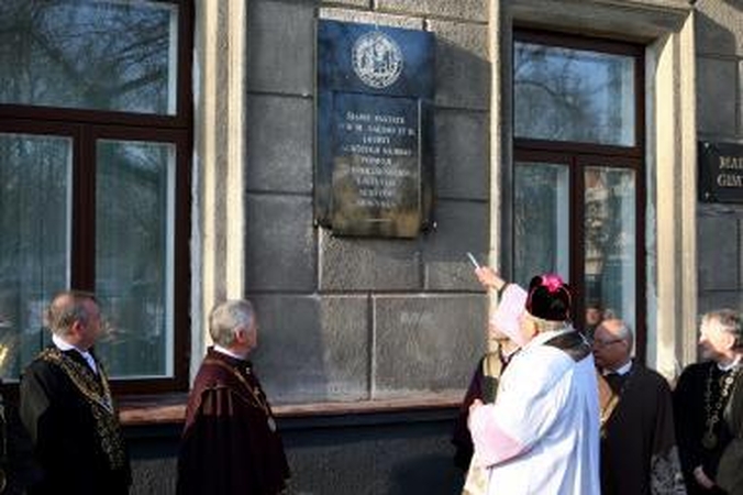 Kaip entuziastai kūrė universitetą