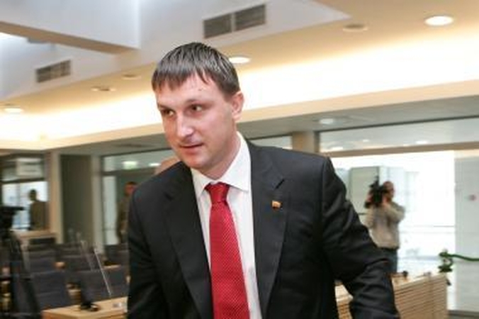 Seime prasidėjo A.Sacharuko ir L.Karaliaus apkaltos procesai (atnaujinta)