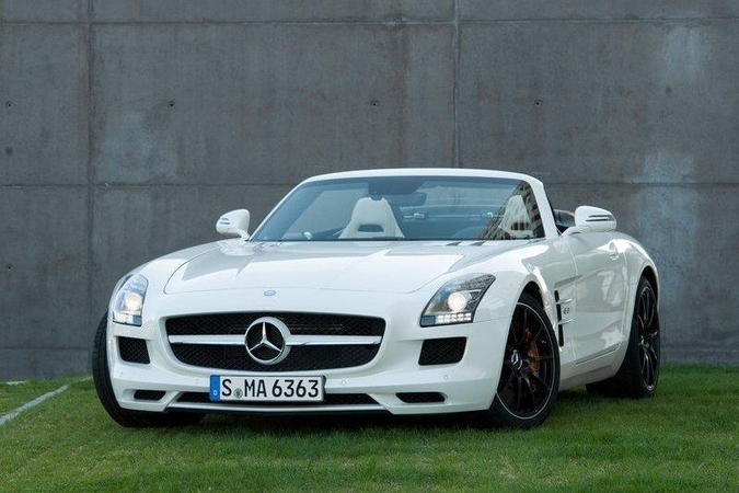 Ar turite laisvus 700 tūkst. Lt naujajam "Mercedes SLS AMG"?