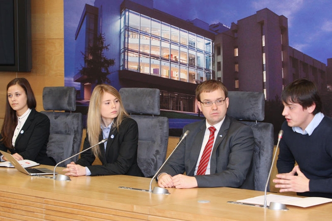 Lietuvos jaunimas kuria neformalų judėjimą „Studijų revoliucija“