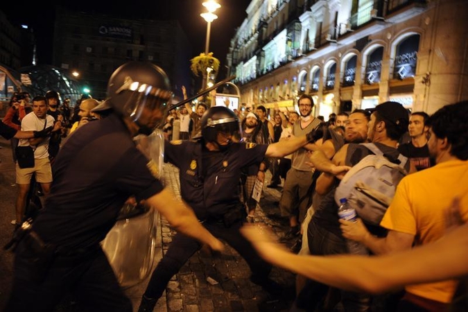 Madride policija vaikė prieš popiežiaus vizitą protestuojančius demonstrantus