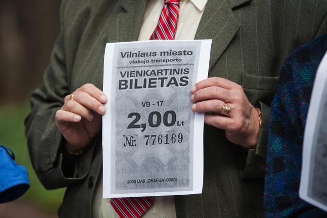 Vilniuje iki liepos pratęstas popierinių transporto bilietų gyvenimas 