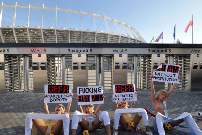 „FEMEN“ aktyvistės protestavo prieš „Euro-2012“ Ukrainoje