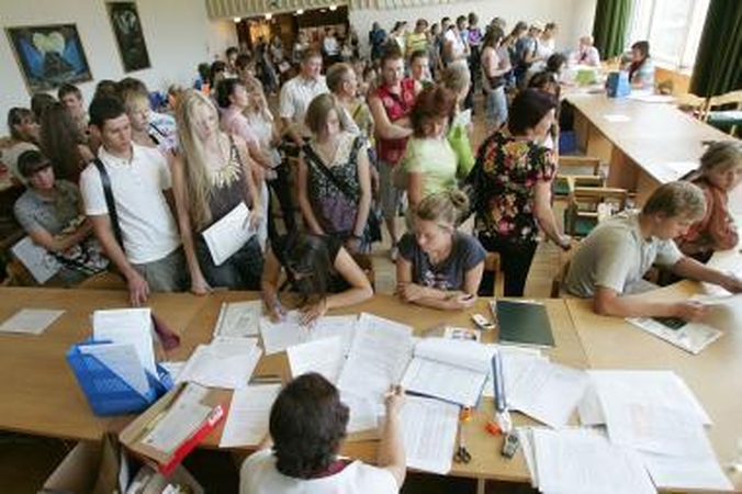 Sutartis valstybės remiamoms paskoloms gauti sudarė 80 proc. jas galinčių gauti studentų