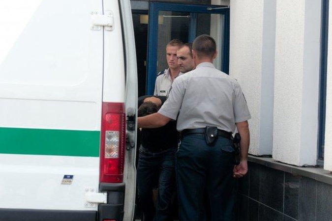 Suimti patruliams pasipriešinę įtariamieji automobilių vagystėmis
