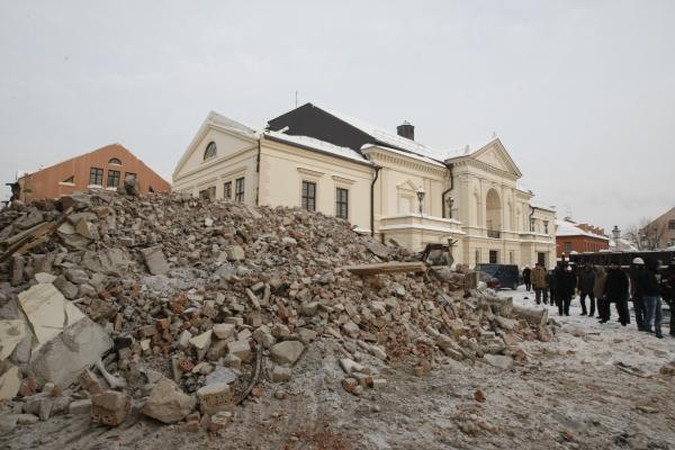 Klaipėdos dramos teatras pradės kilti iš duobės 