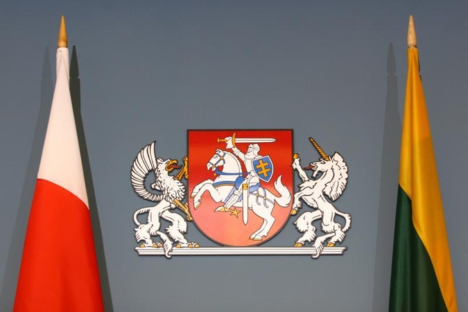 Tyrimas: lenkai apie mus galvoja geriau nei mes apie juos
